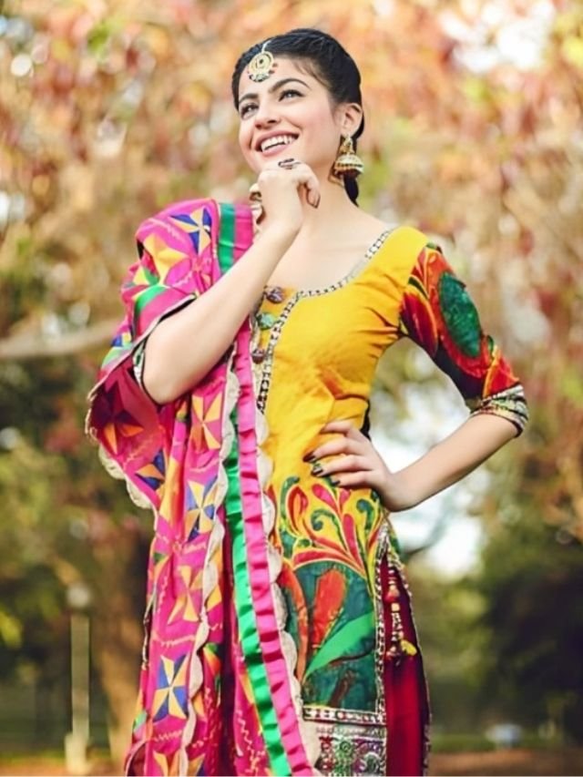 floral works on kameez and dupatta